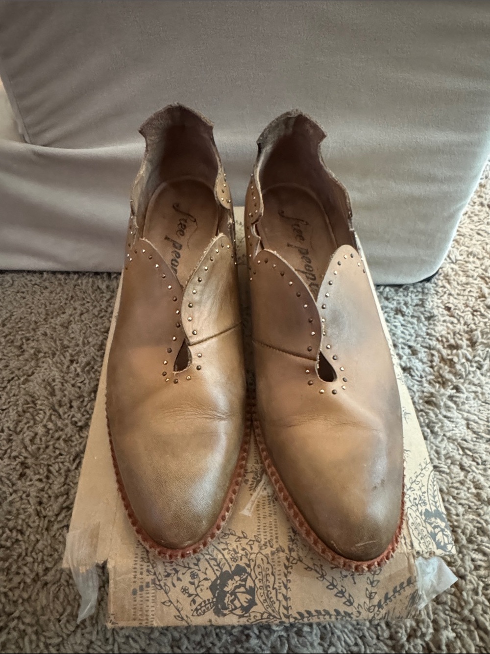 Free People Wild Wyoming Tan Leather Slip-On Shoes with Stud Detail Sz 38